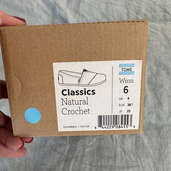 🤩TOMS Natural Crochet Flat🤩 - Picture 3 of 4
